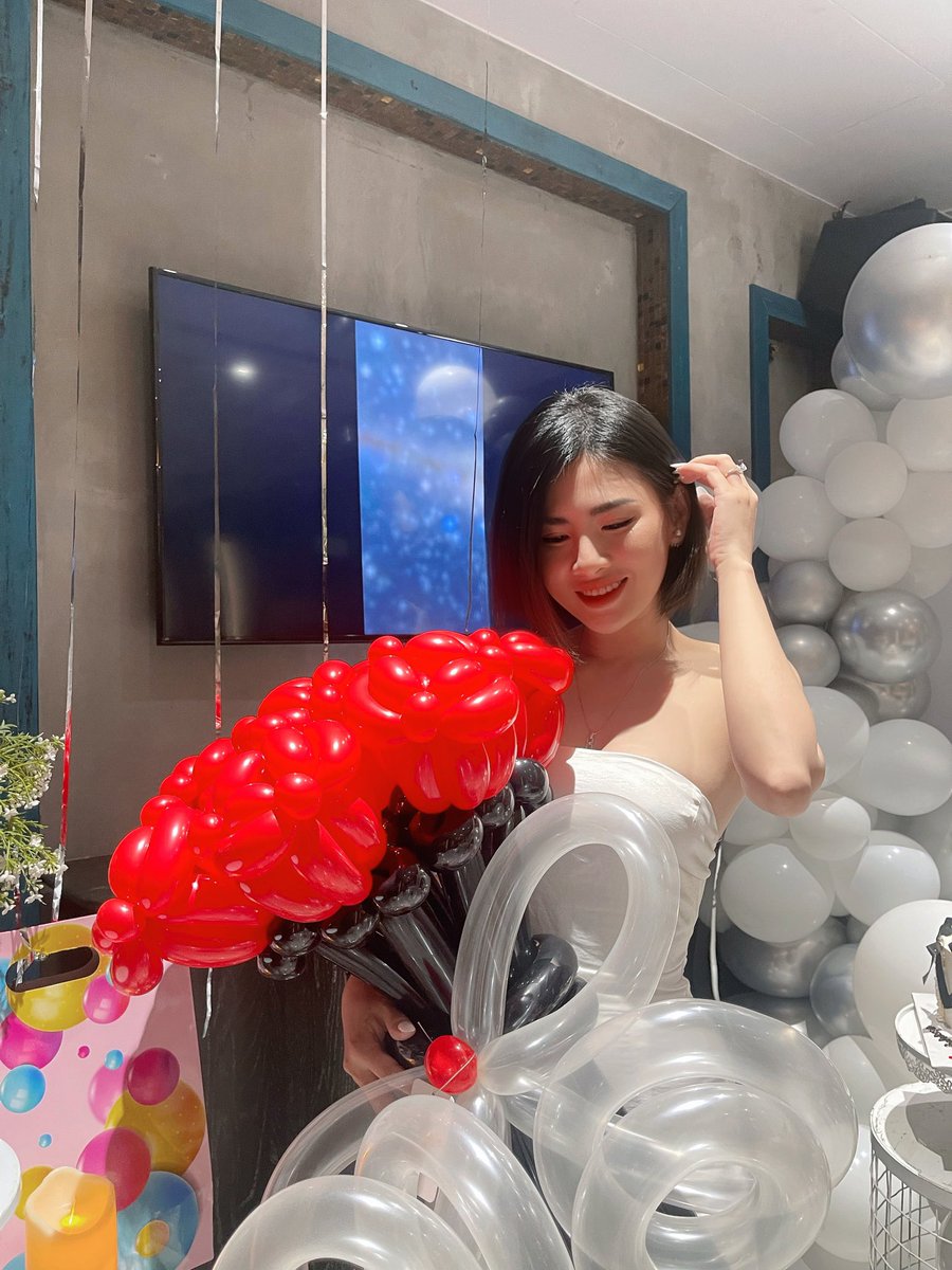 pth2k's tweet photo. Những thứ đẹp đẽ thường khiến ta sợ, sợ sau này đánh mất, sợ lại khó quên.

❤️❤️❤️ https://t.co/m9vabXqQ2p