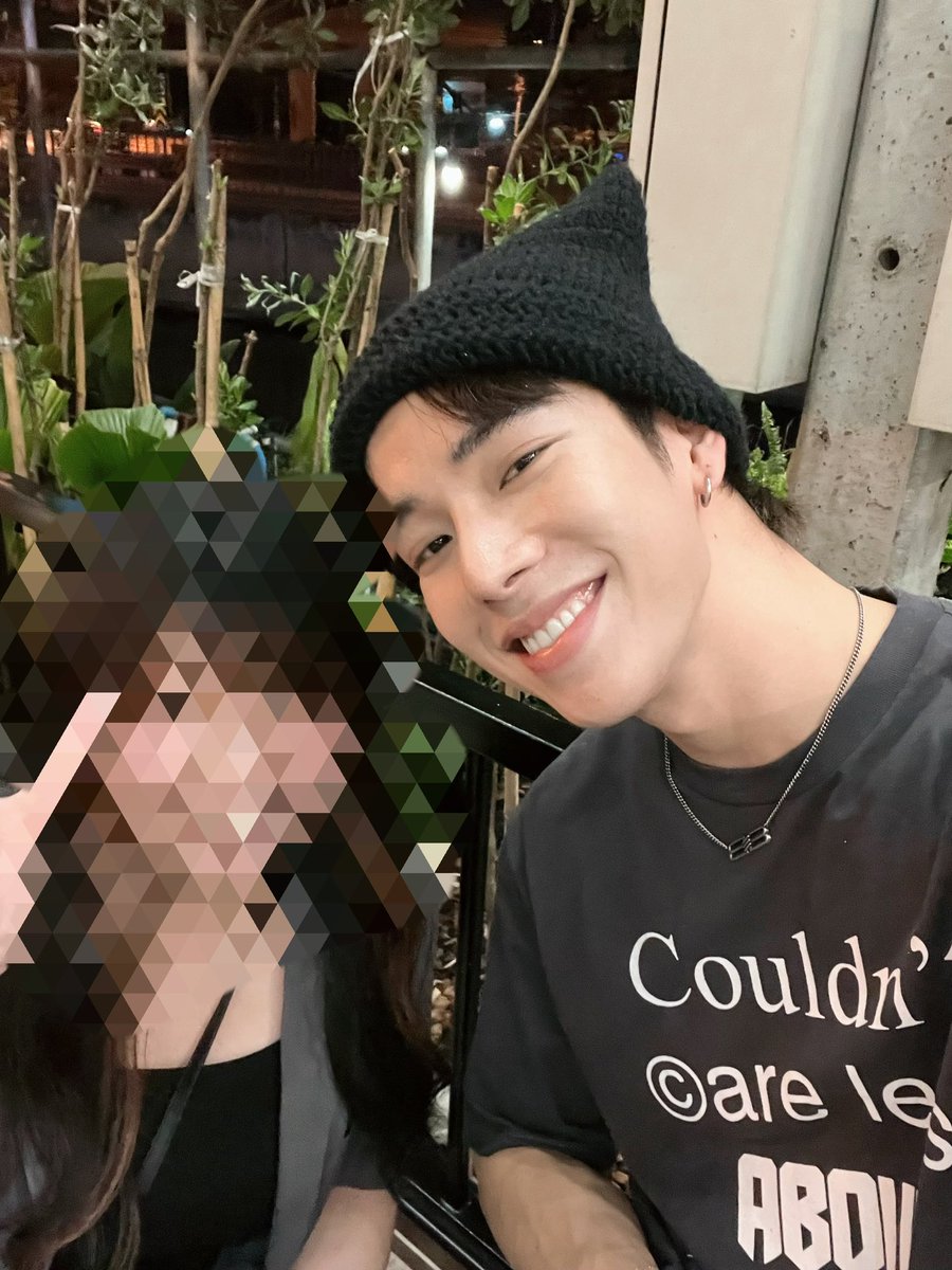 yanghong0417's tweet photo. 𝙛𝙤𝙤𝙙 𝙨𝙪𝙥𝙥𝙤𝙧𝙩 𝙛𝙤𝙧 𝙁𝙍𝘼𝙉𝙆⑅•ᴗ•♡

Thank you for taking photo with me
 I was happy the other day (⑅˃◡˂⑅)

#frankthanatsaran
#frankeating https://t.co/o8R4AJNjRV