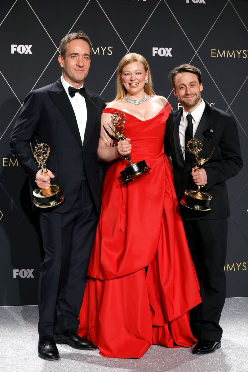 bestofsnook's tweet photo. 📸 | Matthew Macfadyen, Sarah Snook, and Kieran Culkin with their Emmys https://t.co/SlZGxN5vnt