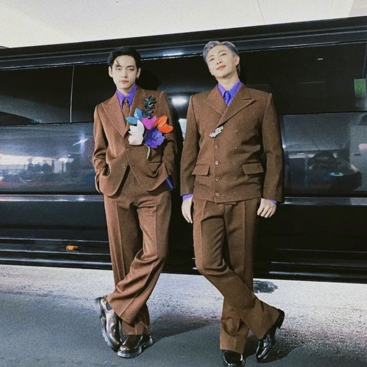 sugatradamus's tweet image. “my twin”