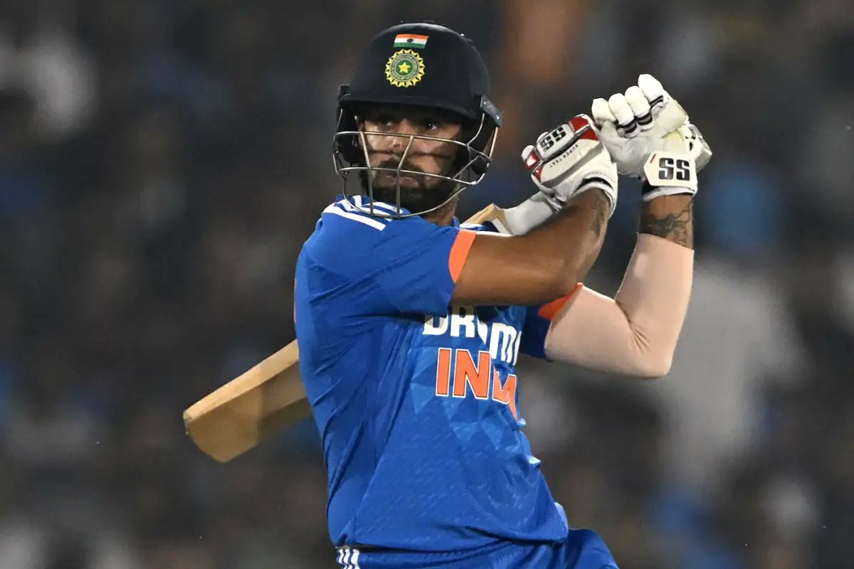 thefanitix's tweet photo. ⭐️KL Rahul 
⭐️Sanju Samson 
⭐️Jitesh Sharma
⭐️Rishabh Pant
Who should be India's first choice wicket-keeper for the #T20WorldCup24 ? 🧤 #KLRahul #SanjuSamson  #Cricket #INDvAFG #India #fanitix https://t.co/ryfTxzCpko