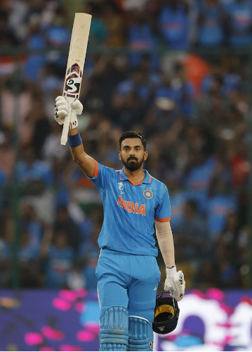 thefanitix's tweet photo. ⭐️KL Rahul 
⭐️Sanju Samson 
⭐️Jitesh Sharma
⭐️Rishabh Pant
Who should be India's first choice wicket-keeper for the #T20WorldCup24 ? 🧤 #KLRahul #SanjuSamson  #Cricket #INDvAFG #India #fanitix https://t.co/ryfTxzCpko
