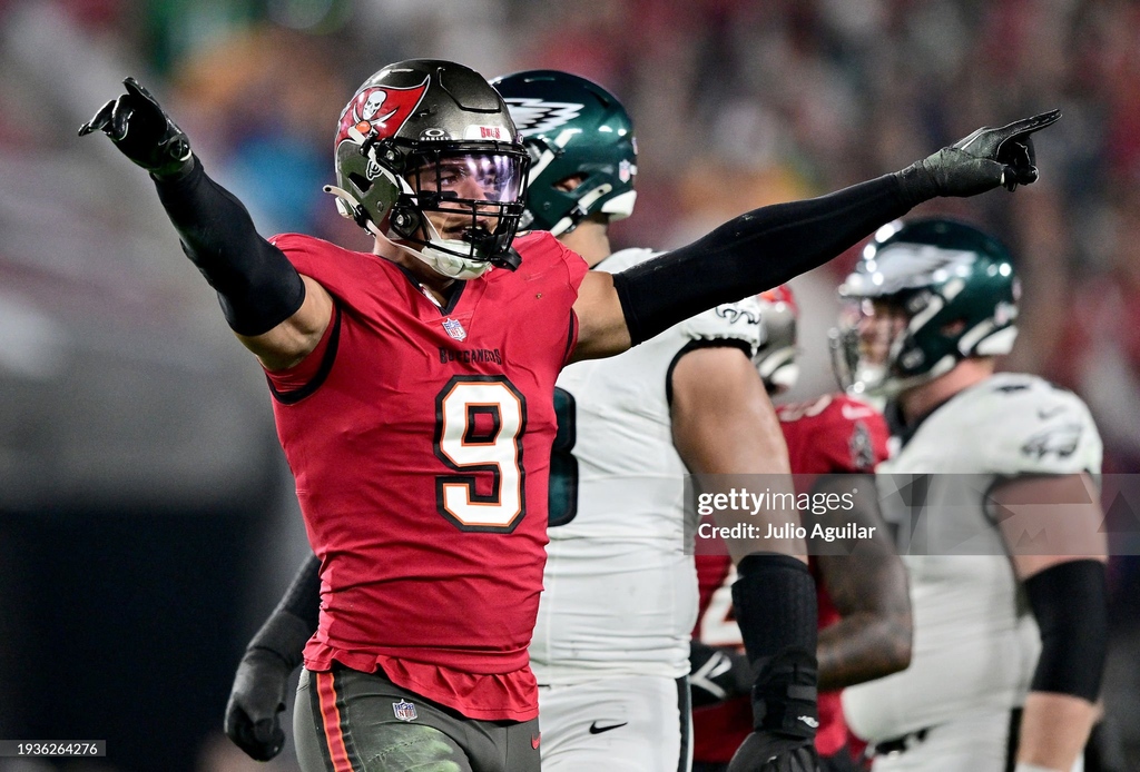GettySport's tweet photo. #BakerMayfield threw for 3 touchdowns to lead the Tampa Bay #Buccaneers to a 32-9 win over the Philadelphia #Eagles and a trip to the NFC divisional round against the Detroit Lions next Sunday.  📷: Julio Aguilar Kevin Sabitus, #WildCardWeekend #NFLPlayoffs #NFL https://t.co/0DCVrlCx35
