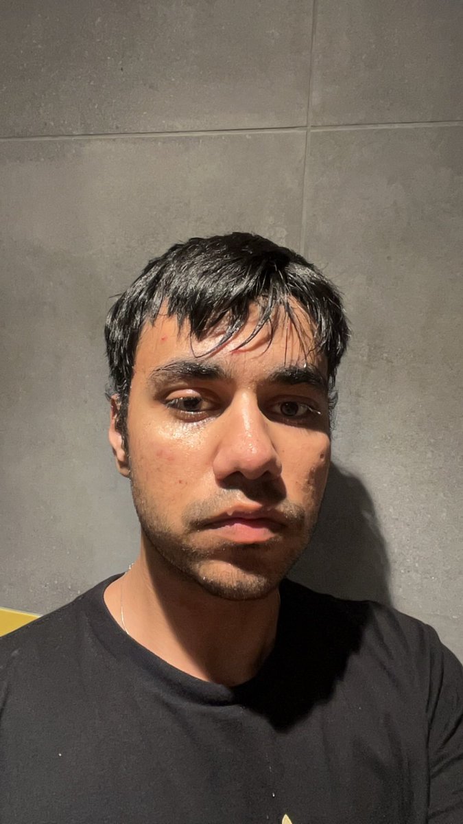 abhiflex's tweet photo. I jst can’t take this heat anymore 🥺 https://t.co/3k1Rgq9XsO
