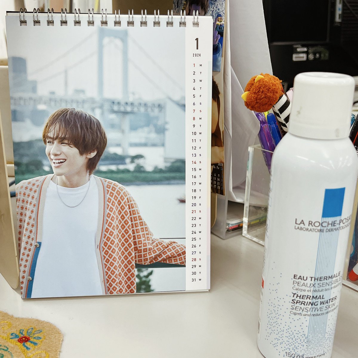 aju__def's tweet photo. やっと会社デスクに飾った!
#山下幸輝
#1WeekChallenge https://t.co/hA0FQaIBZl