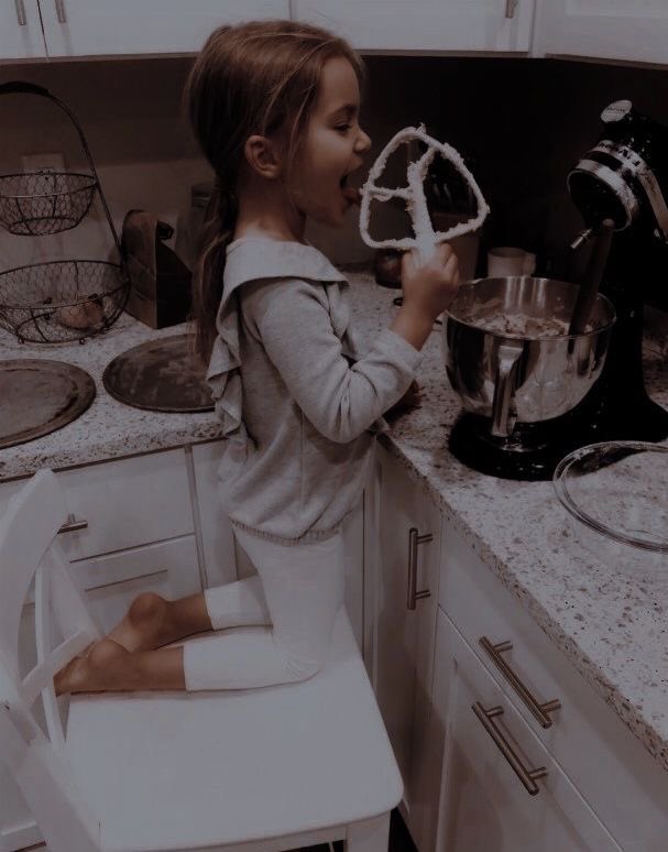 blithewonder's tweet photo. A little quality control while she bakes with @CHEET0HBREATH. https://t.co/9yUzAsGNAk