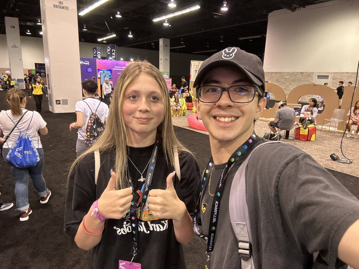 Craftedkianna's tweet photo. Fine I guess I’ll come back with a special guest
#beartwtselfieday https://t.co/FJCGoYpXRD
