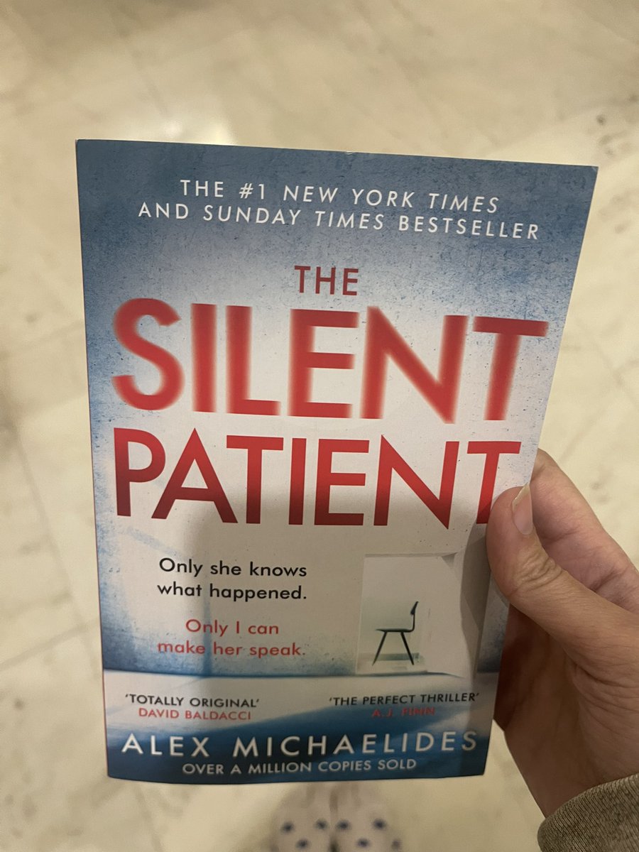rasikachopra's tweet photo. @_aamnakhan @MotwaniSuhas I got it!!! #booksecretsanta thank you Aamna, Suhas and to my secret Santa Gopika :) I’m thrilled 😁💃 https://t.co/EU7ugkkpwf