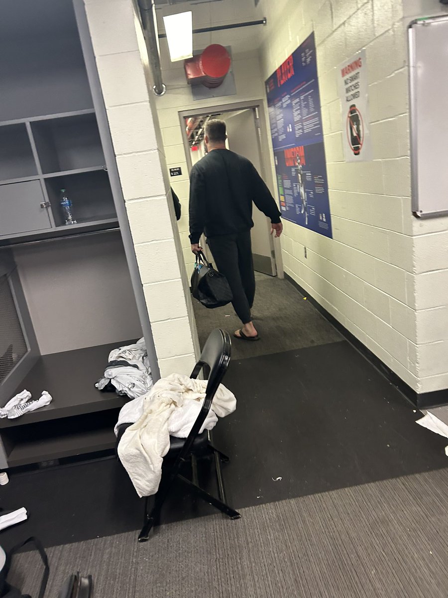 Jason Kelce kindly said he wasn’t up for talking. But his face said it all.

The #Eagles center, a future Hall of Famer, departing the locker room after maybe his last NFL game: