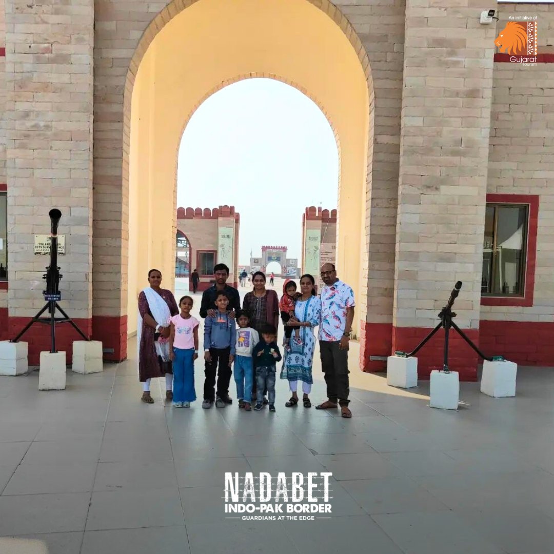 VisitNadabet's tweet photo. Repost of @alpapatel0009 they takes a moment to share his prideful experience at the Nadabet Indo-Pak Border.
Visit: https://t.co/rBzkGOkse8
#guestreview #review #ugcpost #ReviewPost #visitnadabet #IndoPakBorder #NadabetBorder #banaskantha #Gujarat #gujarattourism https://t.co/sRXcE10HT6