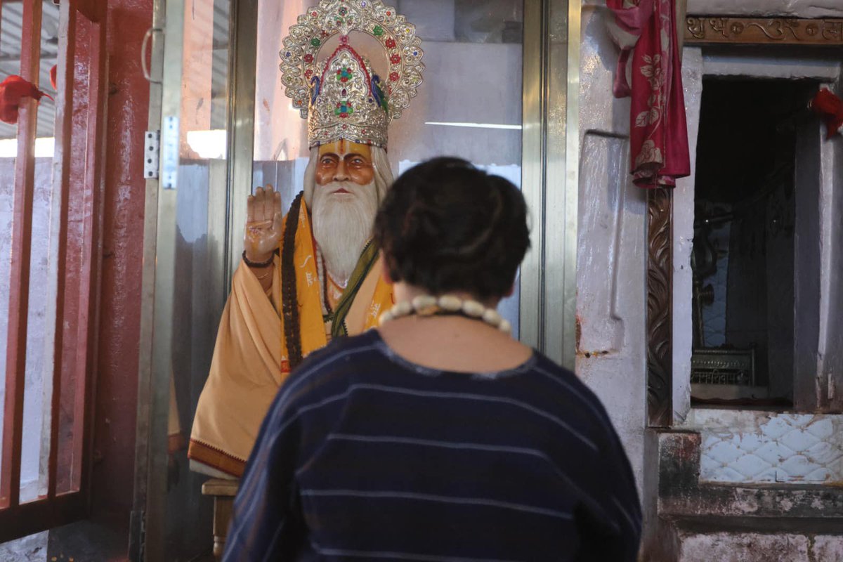 bageshwardham's tweet photo. क़िस्मत से ज्यादा भरोसा आप पर किया… जितना आपने प्यार दिया…वो अमूल्य है… हे बाला जी शरण में बनाए रखना…. #bageshwardham #bageshwardhamsarkar
Show less https://t.co/xSr2WIMT58
