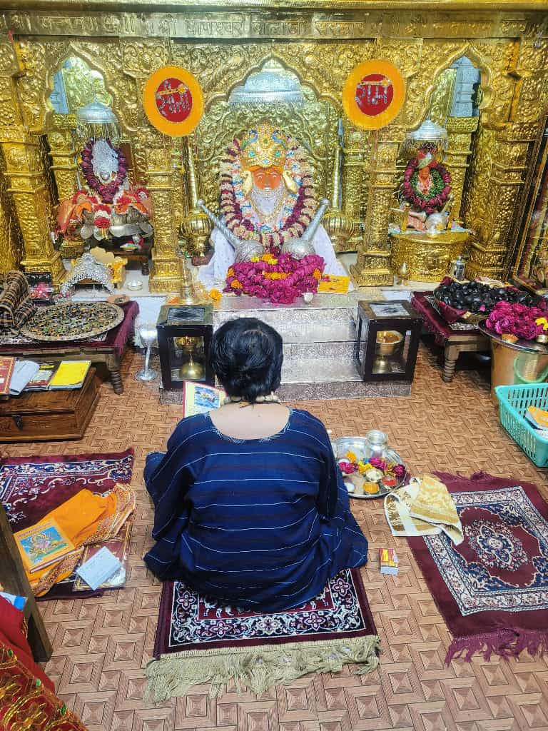 bageshwardham's tweet photo. क़िस्मत से ज्यादा भरोसा आप पर किया… जितना आपने प्यार दिया…वो अमूल्य है… हे बाला जी शरण में बनाए रखना…. #bageshwardham #bageshwardhamsarkar
Show less https://t.co/xSr2WIMT58