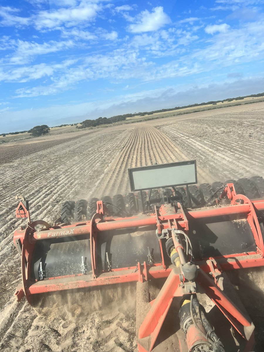 dingo71113's tweet image. Spading is due to start soon with rip to 60cm and spade to. 50cm
We will be spading up the pinnaroo area towards end of February if anyone is interested. And willing to travel anywhere in sa and vic 
If your interested or would like to know more call 0411782853