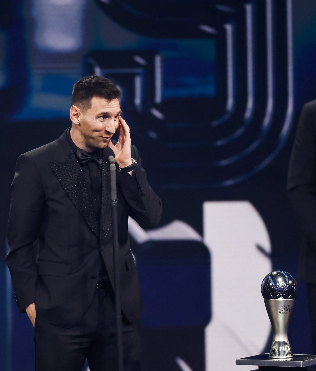 Leo Messi has won the #FIFATheBest for the record 8th time !! Also becomes the FIRST ever in football history to be part of the best World XI for 17 CONSECUTIVE years. #Messi𓃵 also becomes the first ever to win it out of Europe.🔥🔥🐐

UNREAL.UNRIVALLED.UNMATCHED.