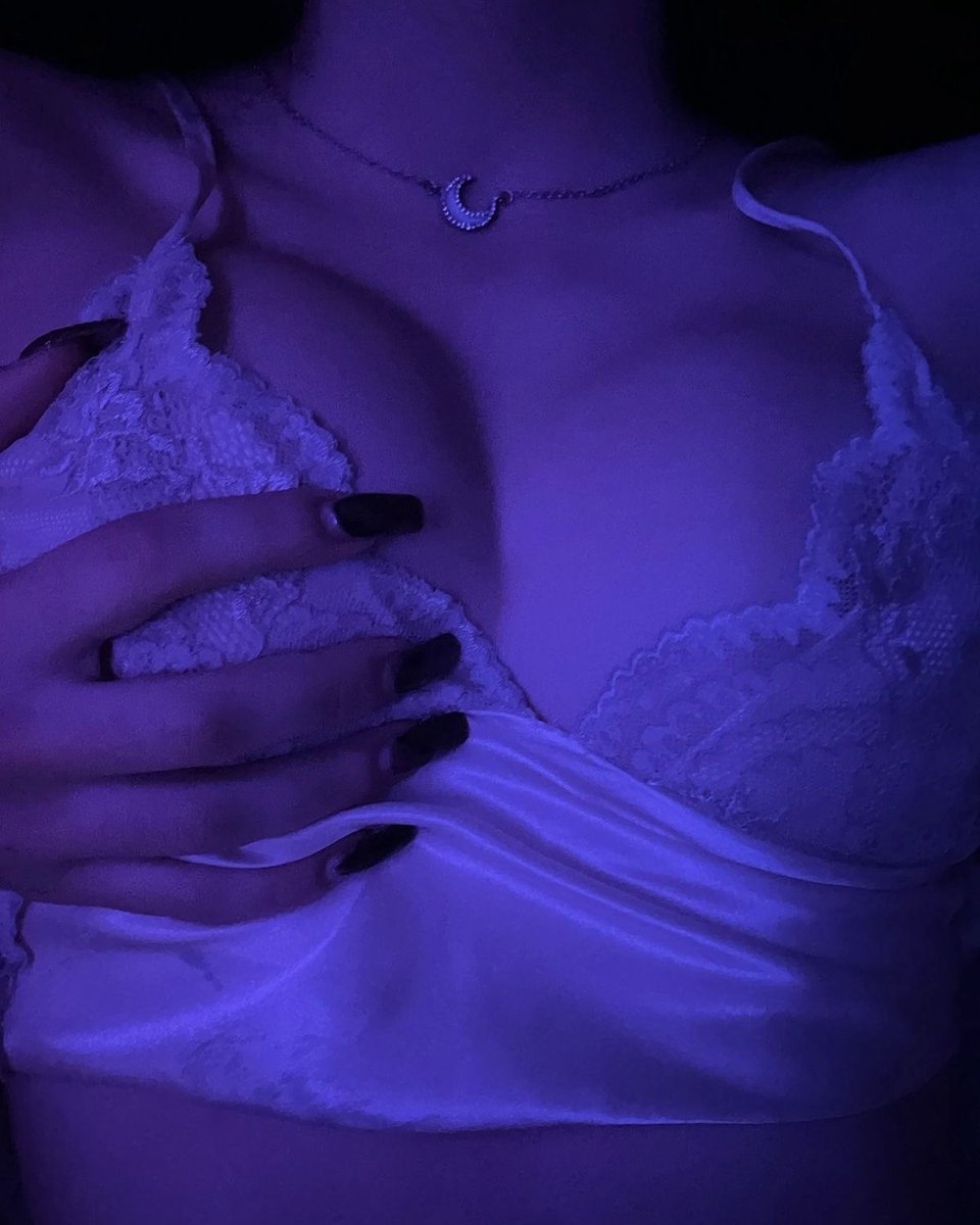 httpsmommysgirl's tweet photo. hi, lovely’s! I’m Zia and i’m semi-new to #nsfwtwt !!  

i’m currently in the process of redoing my acc >3<

❦   18 <3 she/her 

❦   bi!! (swing more towards women tho)

❦   sub! :3 

❦  Taken!!

❦   please be respectful!! dms are always open 🩶

retweet and like for moots!! https://t.co/YNPim9Q0VS