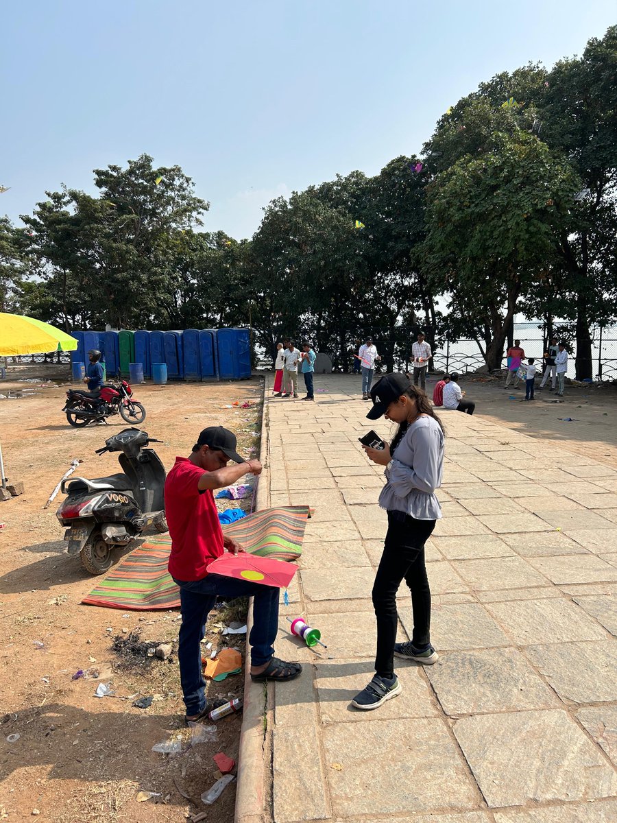 MadNit2's tweet photo. Had an amazing time here at Algo kite festival in Hyderabad πͺπͺπͺ
@Algo_Bharat
@Algorand
@AlgoFoundation
@AlgorandClubs
@AlgoFoundation
@anil_vikasa
@AkashMallareddy
@niikkhhiil
#AlgorandFlyingHigh #Algobharat #Kites #Sankranti #AlgorandKiteFestival https://t.co/rcr40tI7tA