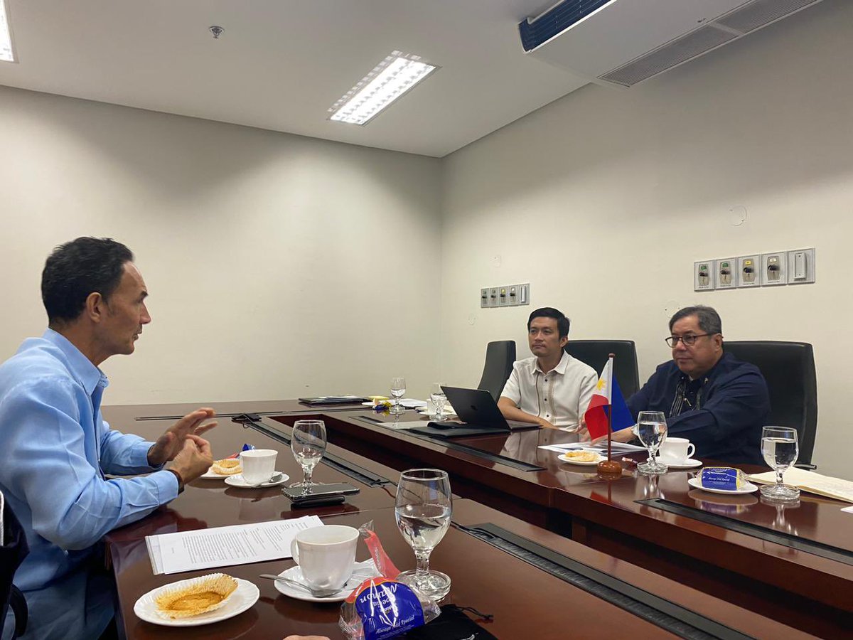 PeterKellNZ's tweet photo. 🇳🇿🇵🇭 Had a fruitful discussion with @DOHgovph Secretary Dr. Teodoro Herbosa @Teddybird on potential collaboration sa nutrisyon, reproductive health, at food safety kasama ang @FDAPhilippines. Excited about the potential for positive impact! 🤝
#HealthPartners #NZinManila https://t.co/HRLoeJ3aHn