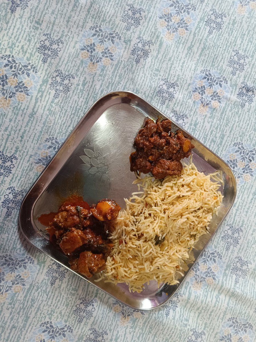 RISK_AJAY's tweet image. Home kitchen daires 😎😎🤗🤗🤗

#Kanuma  #Nonveg mela 

#Sankranthi2024