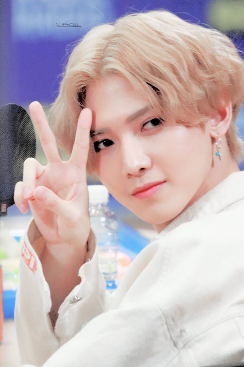 𝑐♡̷s𝔪ics tweet media