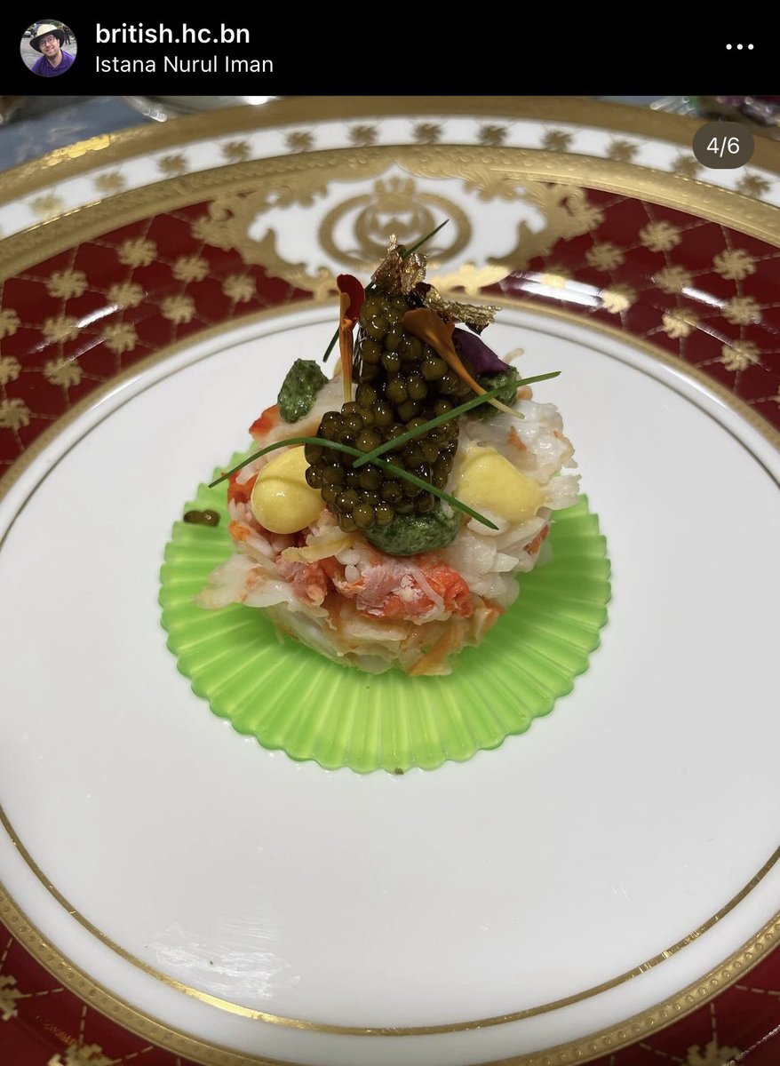 arfdy12's tweet photo. Gambar-gambar menu di Majlis Persantapan Diraja, Pengiran Muda ‘Abdul Mateen Bolkiah dan Pengiran Anak Isteri Anisha Rosnah Adam :

1. Salad Ketam Alaska dgn Iranian Kaviar

2. Bekara (lobster) dgn salad betik muda

3. Sorbet mangga bersama sarang burung walit

4. Daging wahyu percik dgn Trufel
Ikan Turbok acar
Ayam kampung sos peranakan
Nasi Basmathi bersama Koma Koma