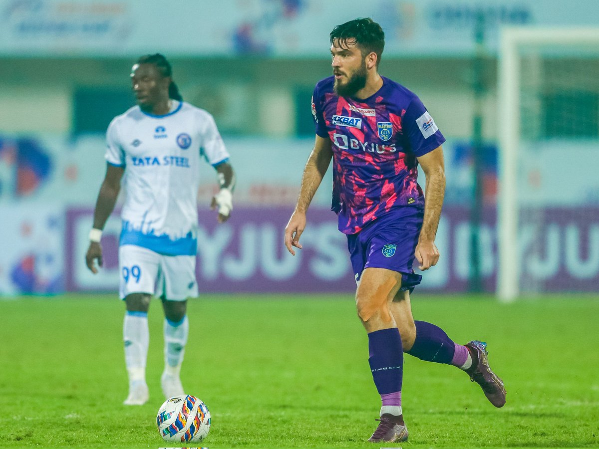 KeralaBlasters's tweet photo. 📸 from last night's encounter against Jamshedpur FC. 

#KBFCJFC #KBFC #KeralaBlasters #KalingaSuperCup https://t.co/Gl8M9Iky2A
