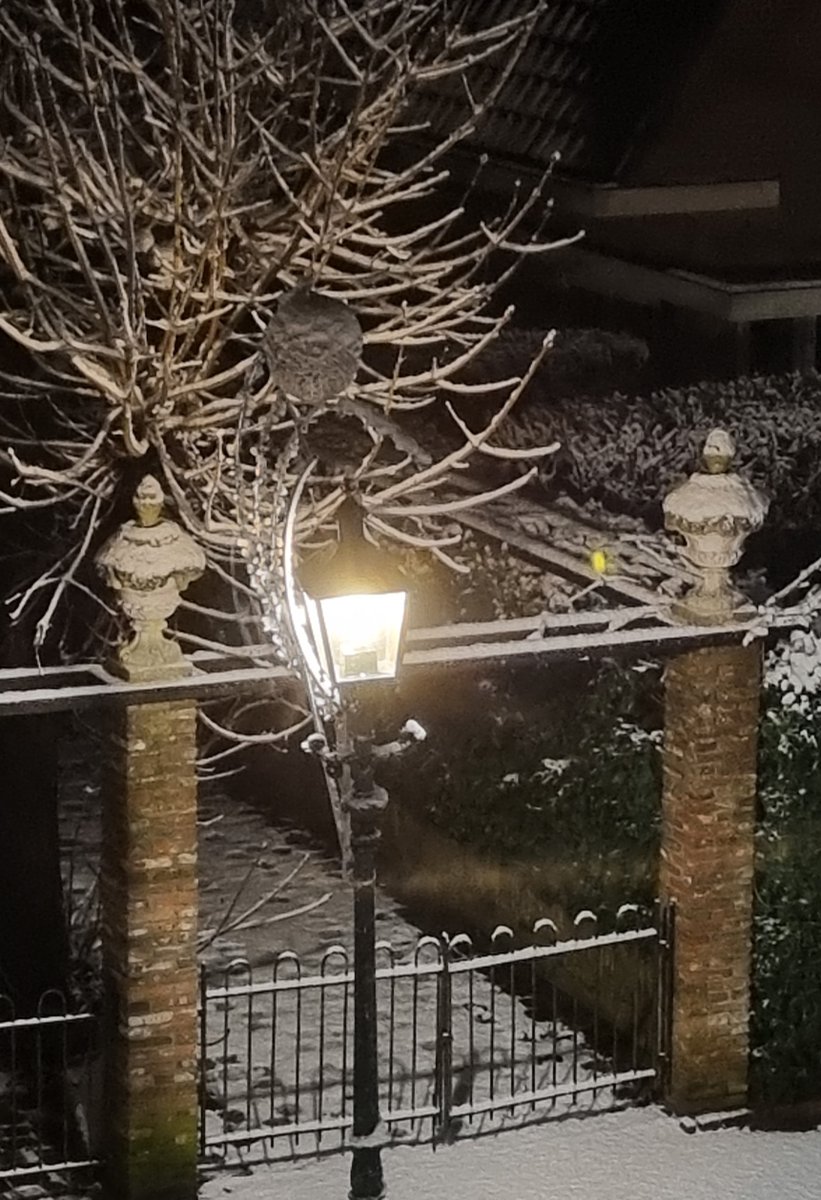 KeyFlex's tweet image. Een heel goedemorgen, maak er een mooie dag van! #centrum van #Baarn in de Anton Pieck sfeer (van weleer)😉#sneeuw