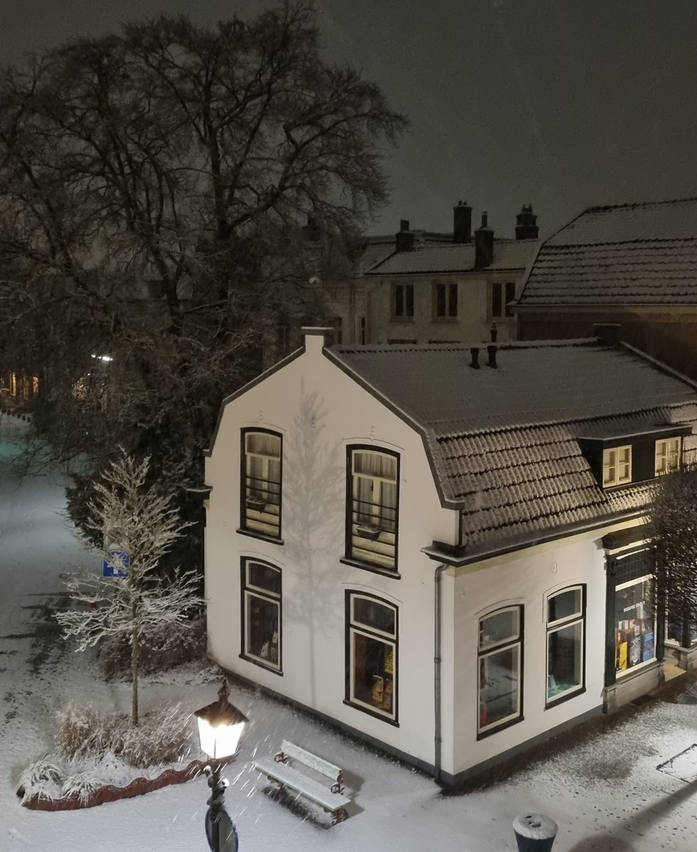 KeyFlex's tweet image. Een heel goedemorgen, maak er een mooie dag van! #centrum van #Baarn in de Anton Pieck sfeer (van weleer)😉#sneeuw