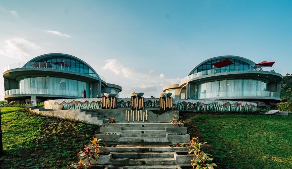 AbiyAhmedAli's tweet photo. As tourism is one of the five key pillars of our economy, we recognize that the private sector plays a pivotal role. The Dine for Sheger, Dine for Ethiopia and  Dine for Generations investments in the sector are intended to pave the way for more private sector investments in expanding destinations and services.