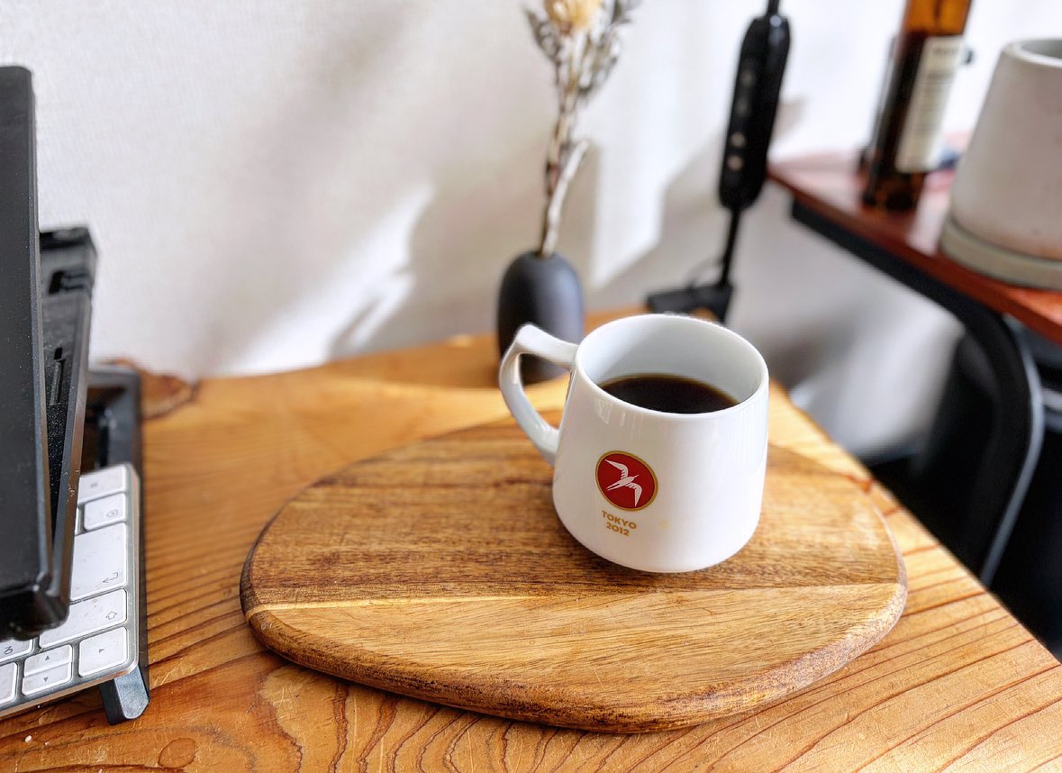 天気が良いに飲むコーヒーって最高に美味しいなぁ☕️