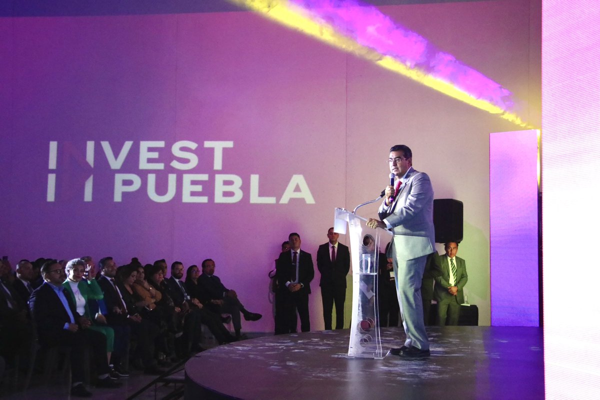 SergioSalomonC's tweet photo. ➡️ INVEST IN PUEBLA: la marca que maximizará el potencial de nuestro estado para atraer inversiones 📈💪

Celebro esta iniciativa de @EconomiaGobPue que marcará una nueva etapa de promoción global para que empresas de todo el mundo sepan que el mejor lugar para invertir es #Puebla. 

Mi reconocimiento al secretario @Milo_barrera, así como a todas y todos los integrantes del nuevo Consejo Consultivo para la Inversión, por asumir este compromiso. 

Será un año histórico para la economía poblana. ¡Enhorabuena! #InvestInPuebla ✅