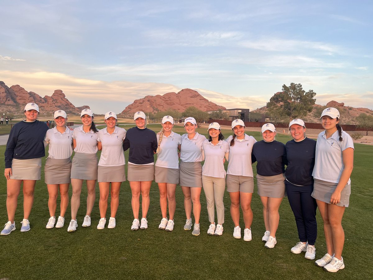KUCoachKuhle's tweet photo. What a #GR38T weekend in the valley of sun ☀️ with awesome people. We learned new skills, set goals, improved our games, and had a blast together the last 5 days. ✨Grateful for these opportunities that make us ALL better. Love this team and their drive to be elite. #RockChalk 🌾 https://t.co/TuVUH1TKch