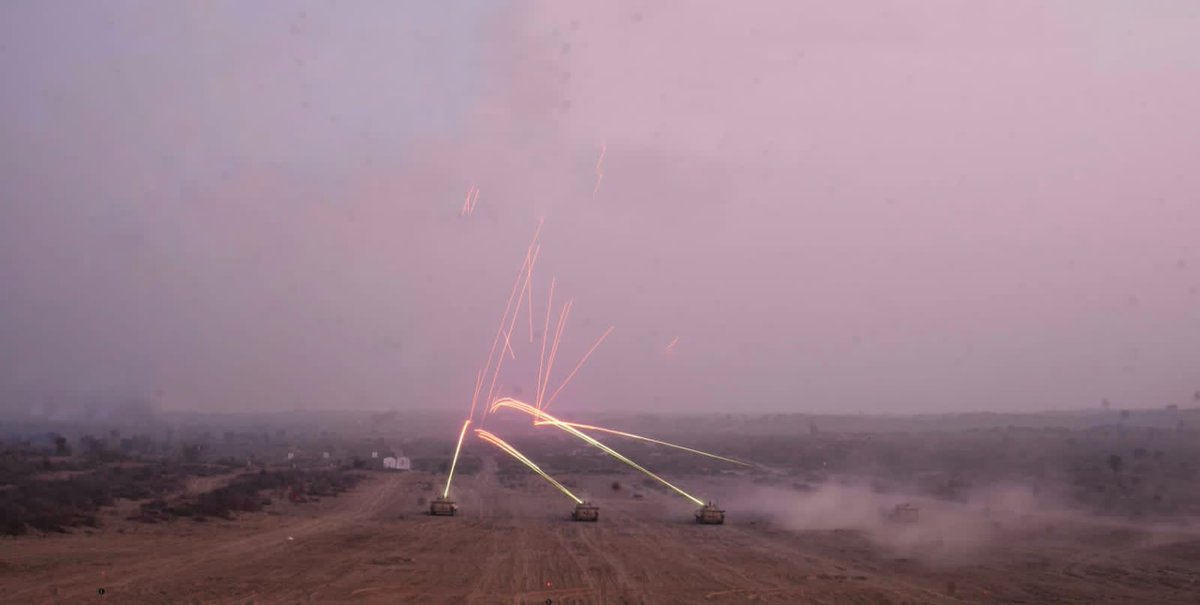 DDIndialive's tweet photo. The Joint Military Exercise "#DesertCyclone" between #India & #UAE culminated with the validation training in #Rajasthan. 

The exercise facilitated synergy in conduct of joint tactical operations and strengthened the understanding & interoperability between the two Armed Forces.

@SpokespersonMoD @adgpi 

#IndiaUAEFriendship🇮🇳🇦🇪
#IndianArmy #DesertCyclone_2024