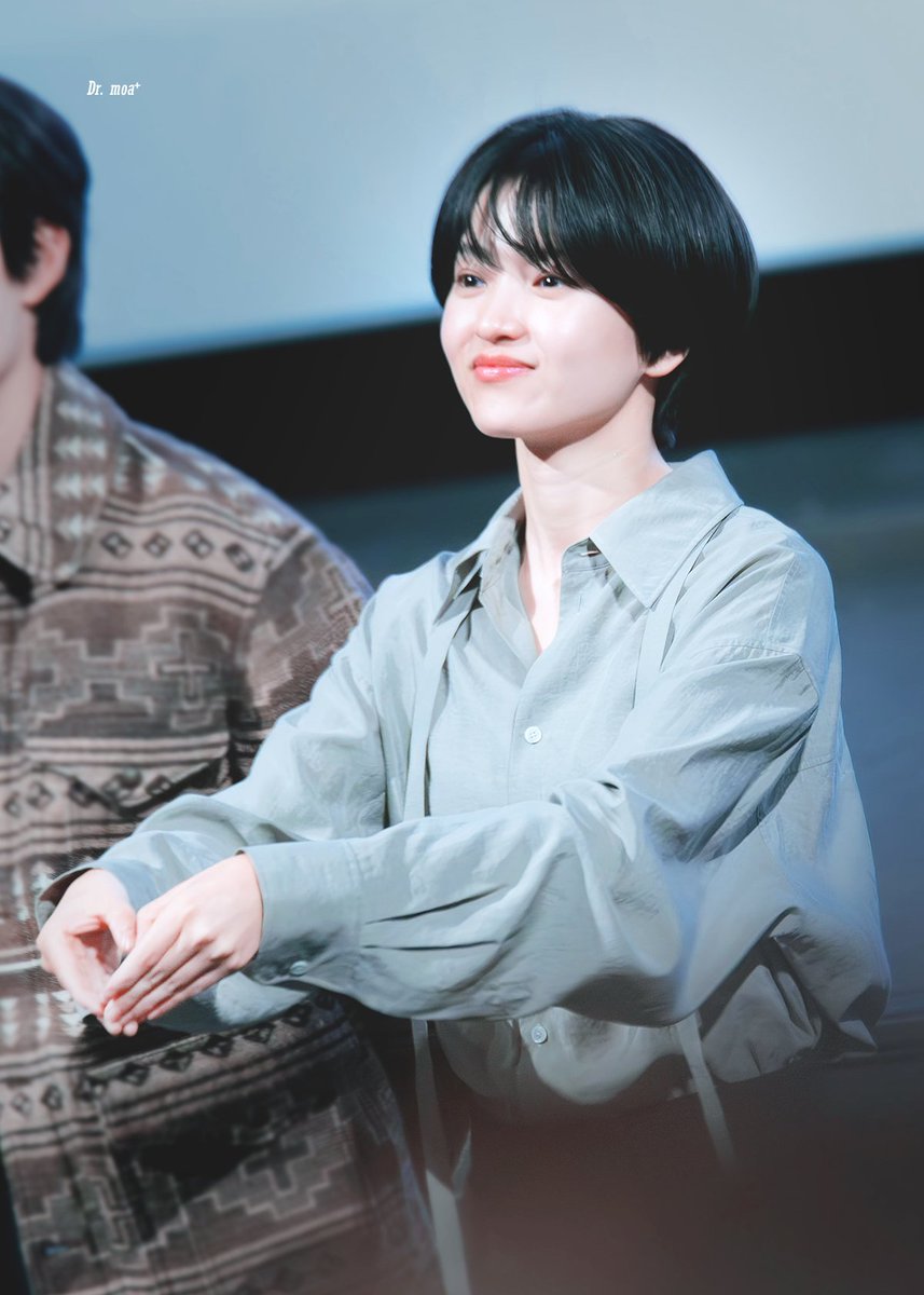 Dr_MoAaa's tweet photo. 240114 외계+인 2부 CGV용산 무대인사
#김태리 #KimTaeRi 

사랑둥이야~~🥰 https://t.co/wxUjb8sFhk