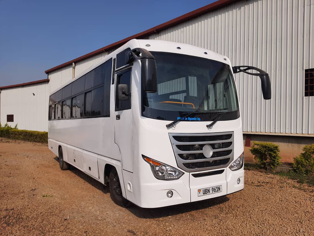 MetuBus's tweet photo. Which school do you think needs this? 

It's a midi bus with a sitting capacity of 51 passengers. Suitable for daily commute with good fuel economy. 

We are having huge discount 📌

#MetuBusIndustry https://t.co/vHGQMJUY7A