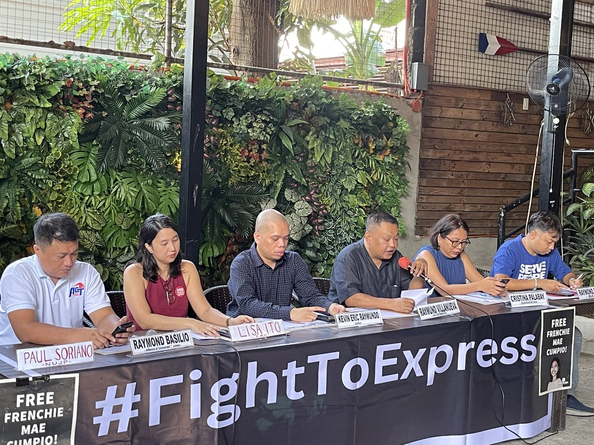 TINGNAN | Ibinahagi ng mga progresibong grupo ang kanilang paghahanda sa pagbisita ni UN Special Rapporteur on Freedom of Opinion and Expression Irene Khan. Sentro ng mga ulat nila ang panunupil sa mga karapatan ng mga artista, mamamahayag, unyonista, atbp. 📸Marc Lino Abila