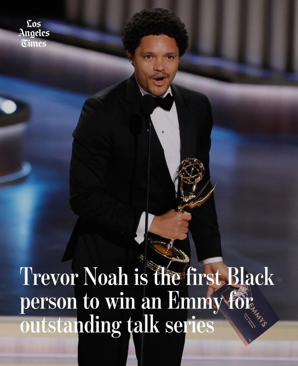 MapsMaponyane's tweet photo. No better way to mark your final season! Congratulations @Trevornoah!!! 🏆🇿🇦👏🏾👏🏾👏🏾👏🏾 #Emmy2024 https://t.co/doZ8ZDDgcA