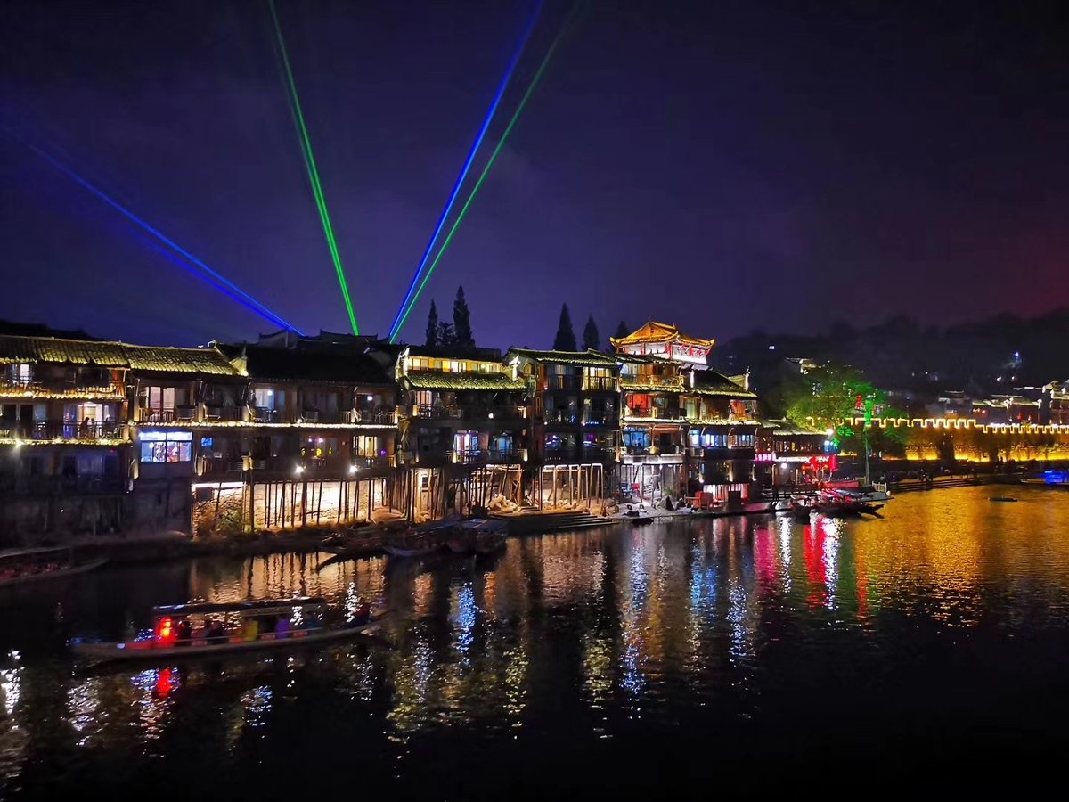 People don't have to be beautiful, as long as someone loves them deeply.