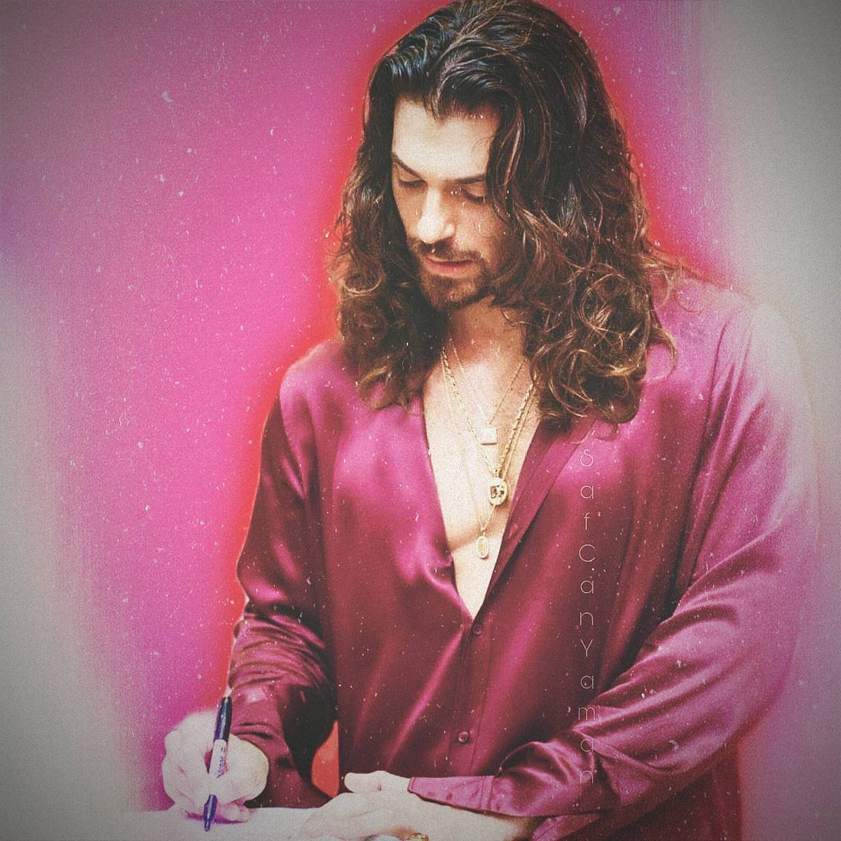 Buongiorno! 

#SettimanaSaf #martedí #staytuned 😉

#canyaman #safcanyaman 
#Buongiorno #Günaydin #Goodmorning #tuesday #sembrastranoancheame #book #audible 
#smile #sunrise #canyamanmaniaofficial #SempreConTe #canyamanforchildrenets 
#followyourdreams 
#respect #love