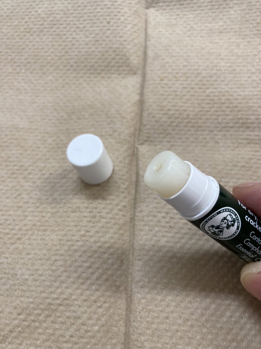 tyoichin's tweet photo. メンタムリップってポケットに入れてるとキャップを開けた時勝手に中身が出てる事ありませんか？
#メンタムリップ https://t.co/p9mVZtTJaI