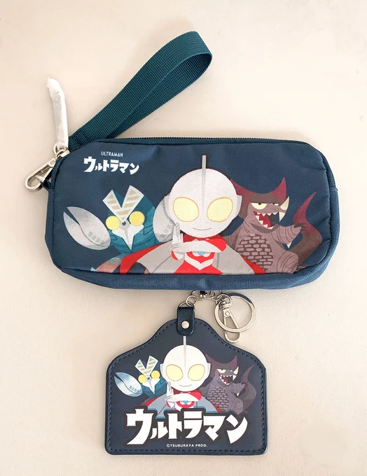 円谷プロ様から何か送られてきた…?と思ったら海外展開用の新しい商品サンプルでした。デッカーとトリガーがプリントされてる子供用の傘や水筒など。第2弾として新しく描いたニュージェネ達は日本では展開されていないので珍しいかも