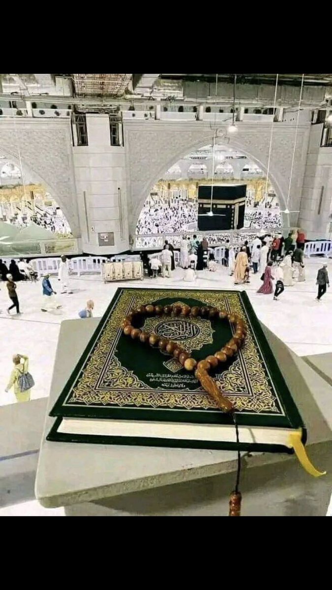 السلامُ علیکُم،
زندگی میں پریشانیاں اور مُشکلات صرف مکافاتِ عمل کے تحت نہیں آتی ہیں,کچھ آزمائشوں کے طور پر کُچھ سبق دینے کُچھ نیکیاں دینےاور کُچھ مستقبل کی تیاری کے لیے بھی آتی ہیں.
اپنے فیصلوں کو اللّہ کی مرضی پر چھوڑ دو مایوُسی تُمھیں چھوڑ دے گی -ہم سب سے راضی ہو جا۔ 
آمین۔