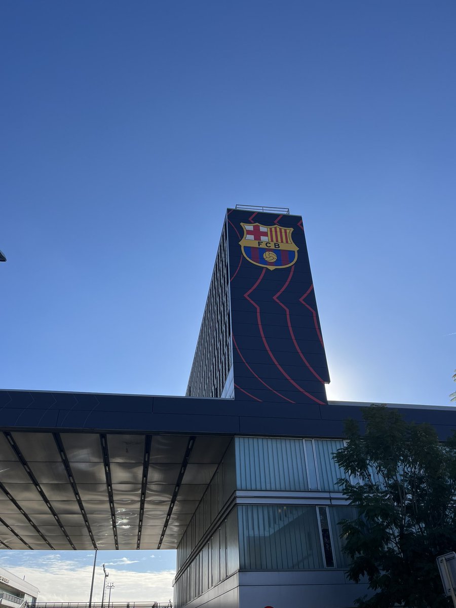 _eltaconazo_'s tweet photo. 🔗 Hoy nos encontramos de buena mañana en la Ciutat Esportiva Joan Gamper… ⏳
Seguimos informando !!!    💣 https://t.co/a3eOnYkHOQ