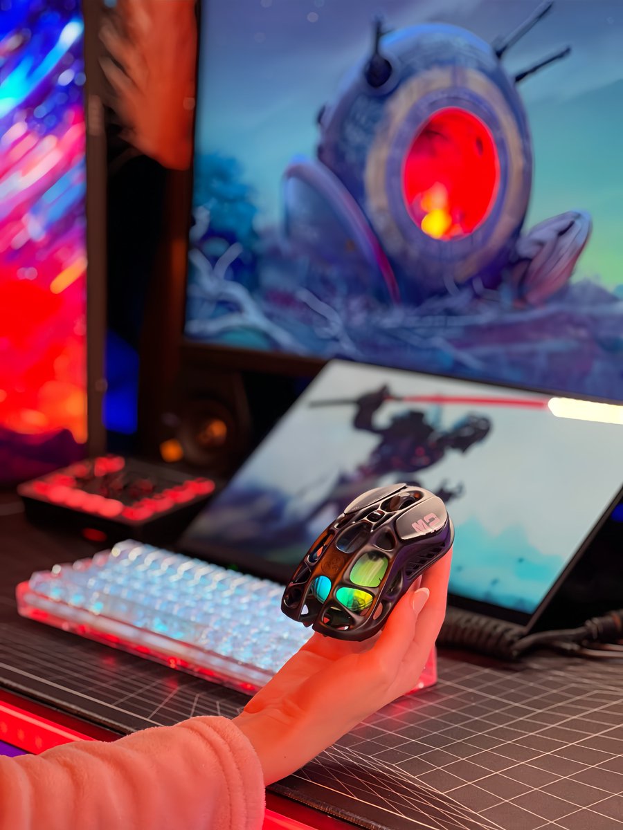 GravaStar_'s tweet photo. 🏆 Mercury Gaming Mouse Giveaway! 🔥 
Level up your gaming setup! Give away one Mercury M2 Gaming Mouse to one winner. 

How to Enter: 
✅ Follow @GravaStar_ 
✅Like &amp; Retweet
✅Tag 2 gaming friends 

🎁Giveaway ends on Jan 22nd, 23:59 PST. 

#GamingGiveaway #gravastarmouse https://t.co/V4GmpnTUuf