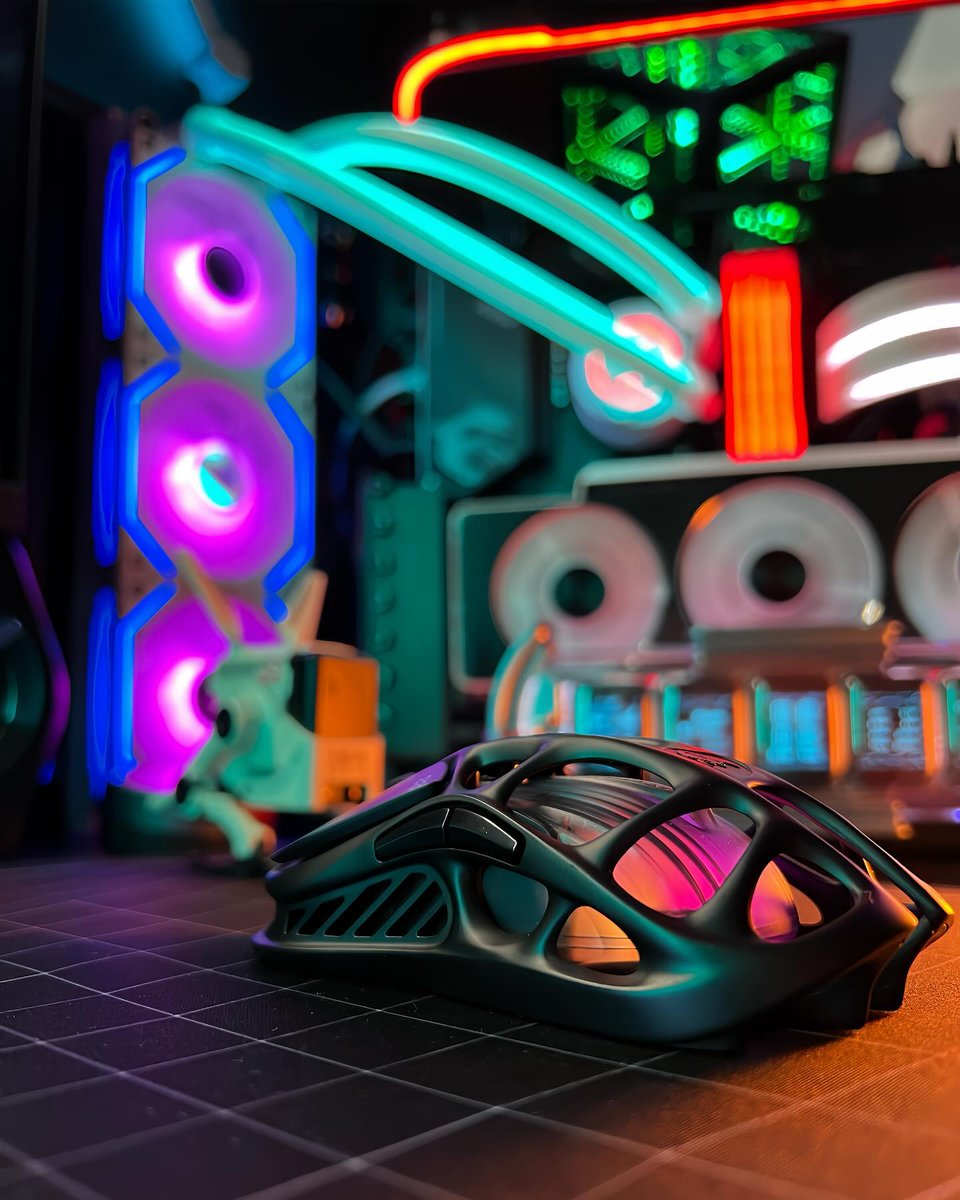 GravaStar_'s tweet photo. 🏆 Mercury Gaming Mouse Giveaway! 🔥 
Level up your gaming setup! Give away one Mercury M2 Gaming Mouse to one winner. 

How to Enter: 
✅ Follow @GravaStar_ 
✅Like &amp; Retweet
✅Tag 2 gaming friends 

🎁Giveaway ends on Jan 22nd, 23:59 PST. 

#GamingGiveaway #gravastarmouse https://t.co/V4GmpnTUuf