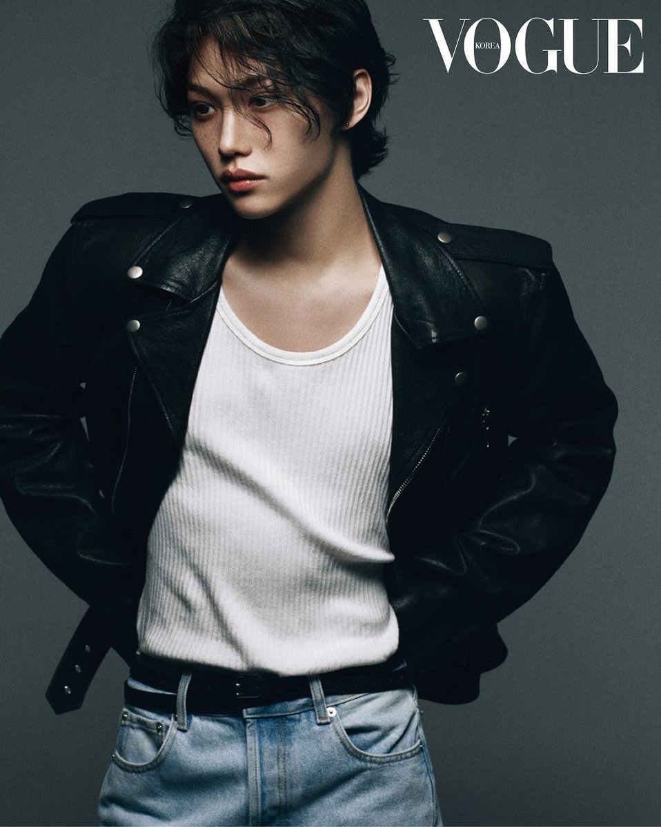 viraltakes's tweet photo. Felix of Stray Kids looks breathtaking for Vogue Korea. https://t.co/GUOZzfggGf