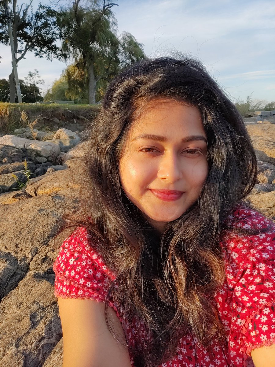 portraitbypriya's tweet photo. ଯଦି ହସିଦେଲେ ଦୁଃଖ କମ୍ ହେଇଯାଇଥାନ୍ତା
ଆଉ କାନ୍ଦିଲେ କିଏ ଆହା ପଦେ କହିଦିଅନ୍ତା ତ
ଦୁନିଆ କେଡେ ସୁନ୍ଦର ହେଇଯାଆନ୍ତା ନା..😊

#priyankasahani https://t.co/SHBvxAjlgv