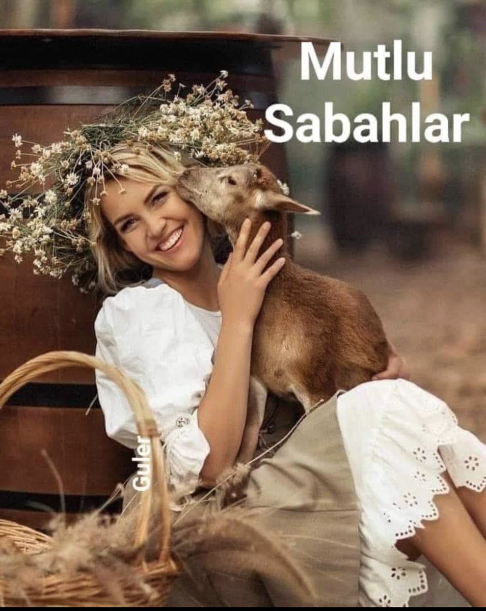 ImrenFiliz's tweet photo. Bazen gûlmek istersiniz 
İçinizdeki hüzün seslenir.
 🗣 Şımarma......
Bakmayın siz o içinizdeki hüzne.. 
🍁Siz yinede her şeye rağmen
 Gülümseyin emi😊❤️
 Gülümsemeniz çiçekler açsın.
🌼🌿 Günleriniz gülerek geçsin.
                    
Gün UmuDa💙
Günaydın Arkadaşlar 🌿🌼🌿 https://t.co/htQ1z8yJGh