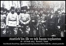 16 Ocak BASIN ONUR GÜNÜ

#GaziMustafaKemalATATÜRK ’ün İlk ve Tek Basın Toplantısı
16 Ocak 1923, İzmit

Atatürk’ün Cumhuriyeti müjdelemek için düzenlediği basın toplantısı