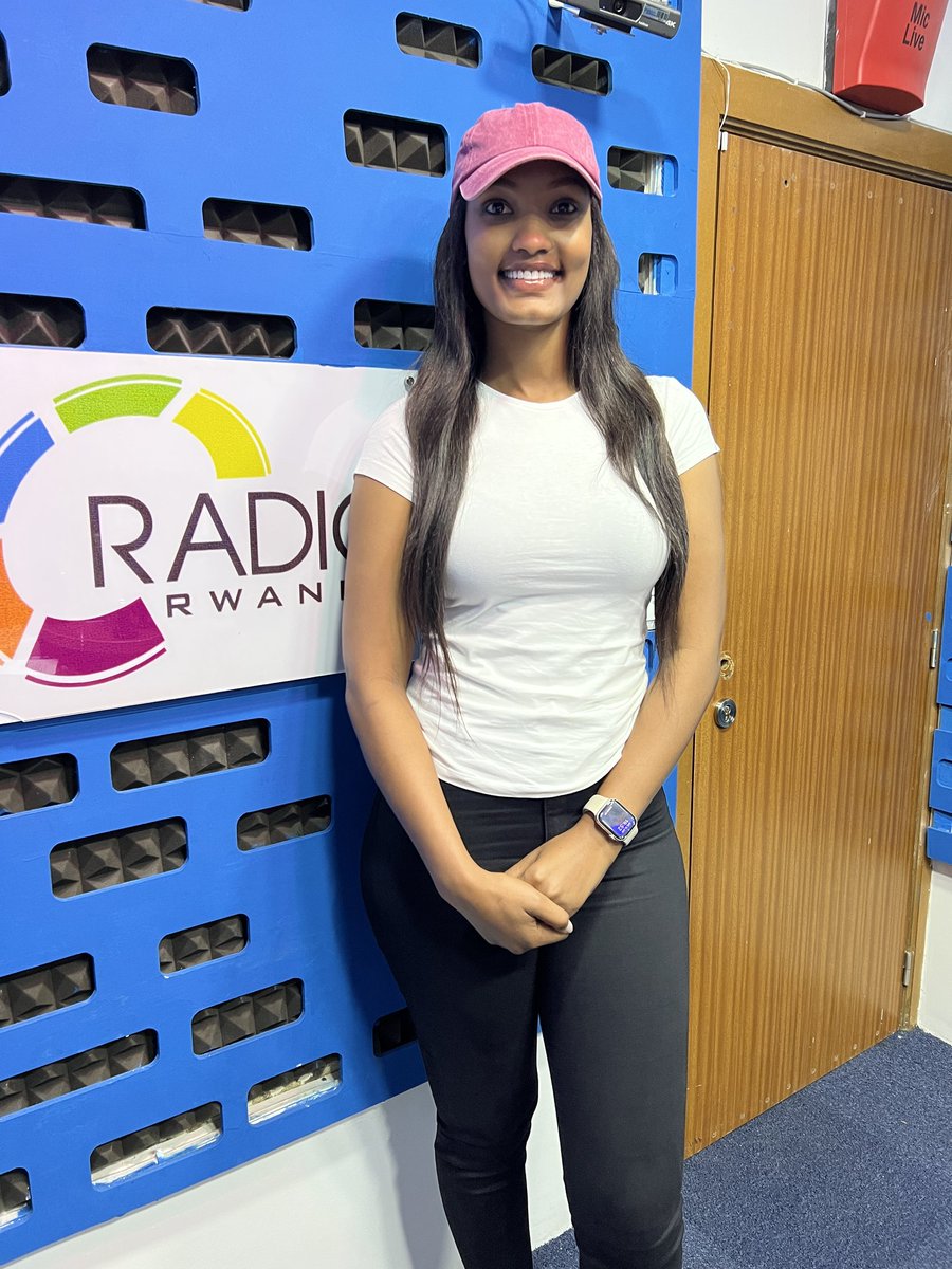 FerdinandUWIMAN's tweet photo. 'AMASHIRAKINYOMA'
Yakuyeho urujijo! Yahishuye byinshi abantu benshi bibazaga👌
#RwOT, Rwiyemezamirimo akaba n'umunyamideli #KateBashabe
yaganiriye na @Radiorwanda_RBA
Sangiza abandi nabo bashire amatsiko:👇
https://t.co/FScBXO5UZF… https://t.co/iWCfIKaXWR