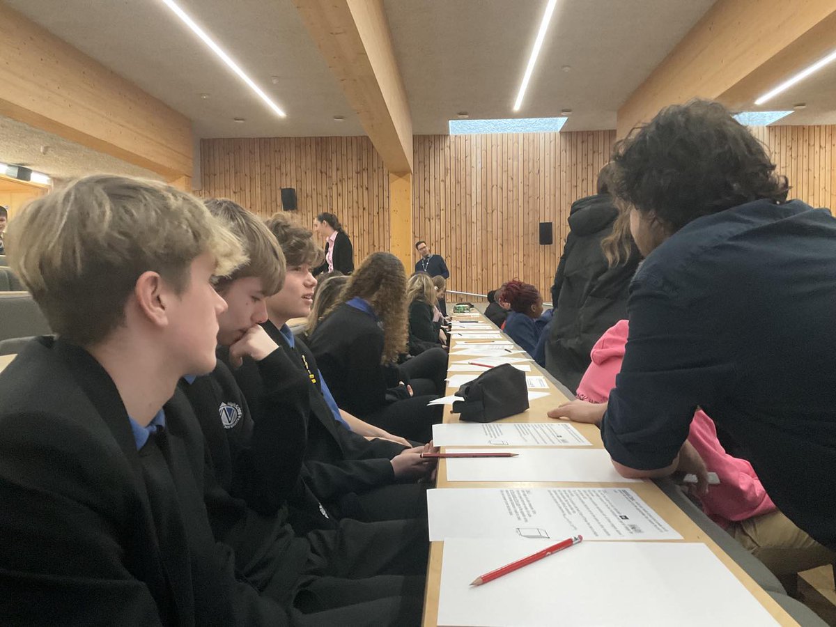 NgateDereham's tweet photo. 11th January saw 12 Year 10 students head to the @uniofeastanglia for an ‘Explore Maths’ day hosted by the Advanced Maths Support Programme. Read about what our students got up to in our latest blog: https://t.co/ntoJ4Y5y3t @Advanced_Maths #exploremaths #inspire #enrichment https://t.co/MnT8NfipUt